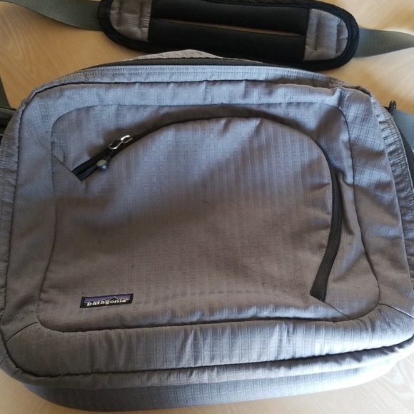 Patagonia Other - Patagonia messenger laptop bag. Gray color.